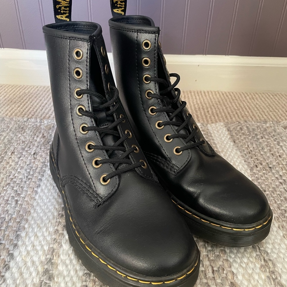 Dr. Martens Zavala